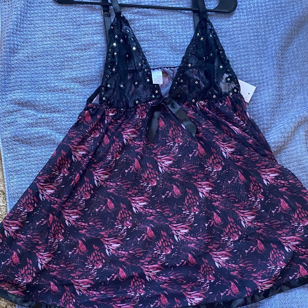 😍😍😍😍 Black Lace & Pink & Purple Floral Plus Size Nightwear - Size 1X